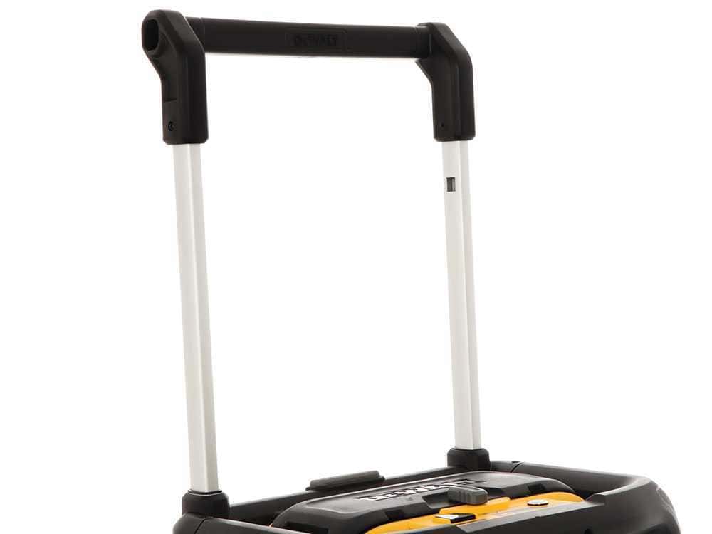 Idropulitrice compatta con manico ergonomico e ruote.